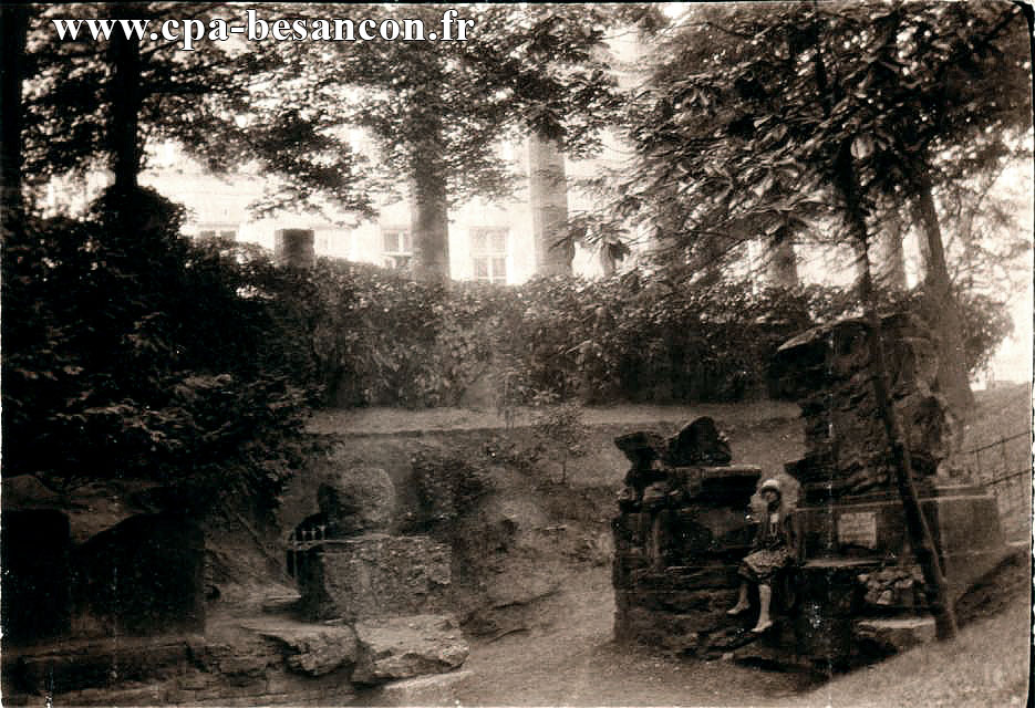 BESANÇON - Square Castan - Antiquités Gallo-Romaines